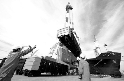 2012外贸如何突破海外乱局与贸易保护的双重挑战